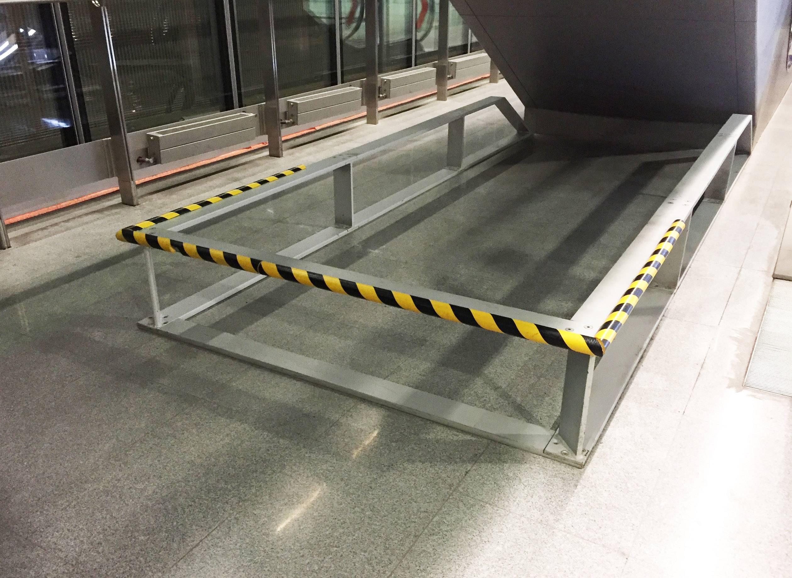 VISO PU 4025 NJ Winkel-Schutzprofil Schwarz, Gelb (Ø x L) 40mm x 750mm