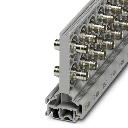 Ein Reihenklemmenblock mit acht Steckern für elektrische Verbindungen, montiert auf einer Schiene.