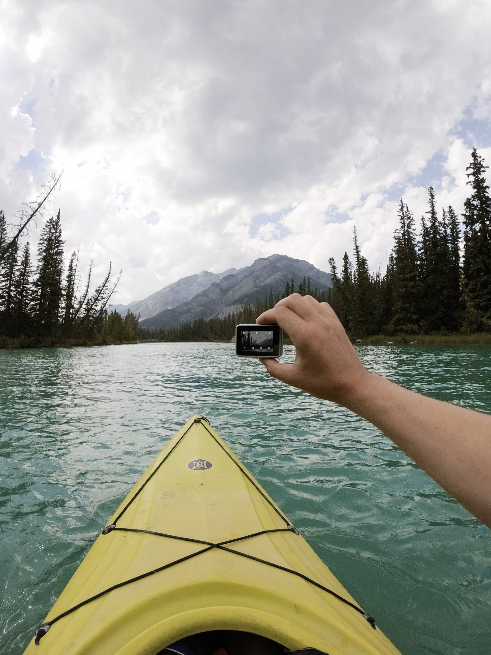 GoPro HERO 7 BLACK inkl. Super Suit und Handgriff Action Cam Full-HD, Wasserfest, Touch-Screen, 4K