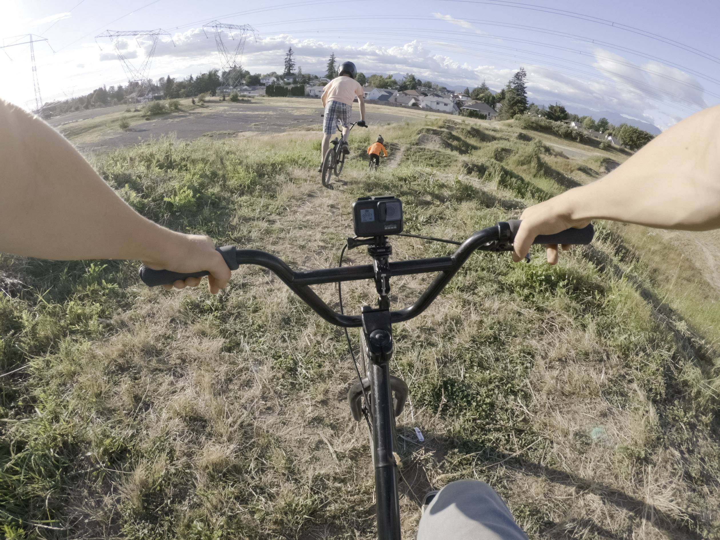 GoPro HERO 7 Black inkl. Travel Kit Action Cam Full-HD, Wasserfest, Touch-Screen, 4K