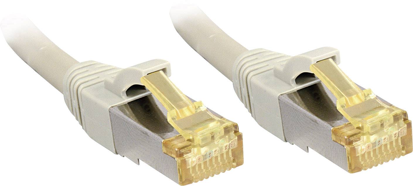 Zwei Ethernet-Kabel mit RJ45-Steckern auf weißem Hintergrund. Sie dienen zur Verbindung von Netzwerkgeräten für Datenübertragung.