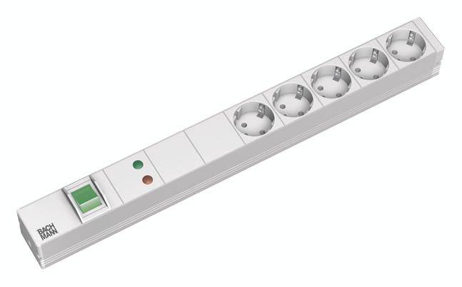 Weiße Steckdosenleiste mit fünf Steckplätzen, grünem Ein/Aus-Schalter und zwei Kontrollleuchten.