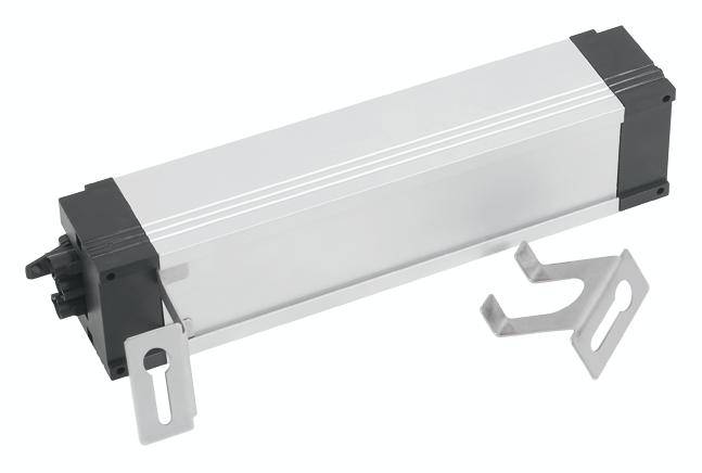 Rechteckiger Aluminiumantrieb mit zwei Halterungen, geeignet für mechanische Anwendungen.