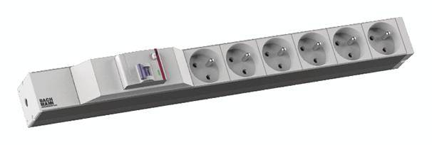 Sechsfach-Steckdosenleiste mit Netzschalter. Geeignet für mehrfache elektrische Anschlüsse, häufig in Büros oder zu Hause verwendet.