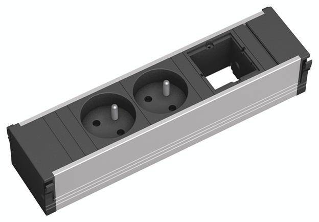 Schwarze Mehrfachsteckdose mit zwei runden Schuko-Steckplätzen und einem rechteckigen leeren Fach, eingebaut in einem rechteckigen Gehäuse.