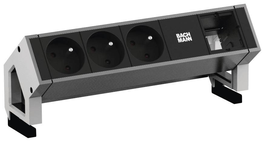 Schwarze Steckdosenleiste mit drei Steckplätzen und zwei Netzwerkanschlüssen, montiert auf silbernem Halter im schrägen Design.