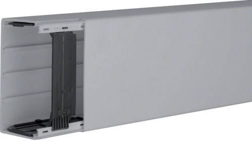 Ein silberfarbener Kabelkanal aus Kunststoff, teilweise geöffnet. Geeignet zur ordentlichen Verlegung und Abdeckung von Kabeln.