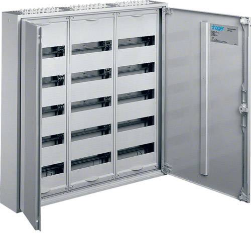 Geöffneter elektrischer Schaltschrank mit mehreren horizontalen Einschüben und freiem Raum für Kabel, an einer Wand montiert.
