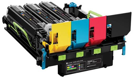 Drucker-Toner-Kartuschen in Schwarz, Gelb, Cyan und Magenta, geordnet in einer Halterung, bereit zum Einsetzen in einen Drucker.