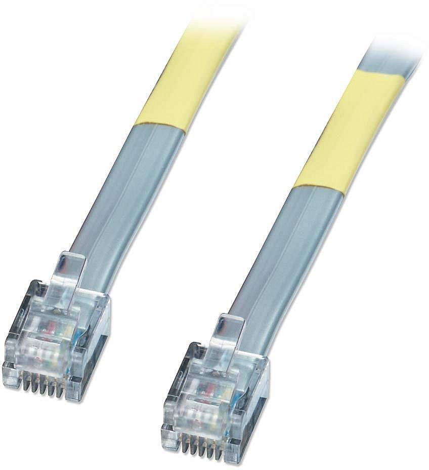 Zwei transparente RJ11-Stecker verbunden mit einem gelb-grauen Telefonkabel, verwendet für Telefonanschlüsse oder Modemverbindungen.
