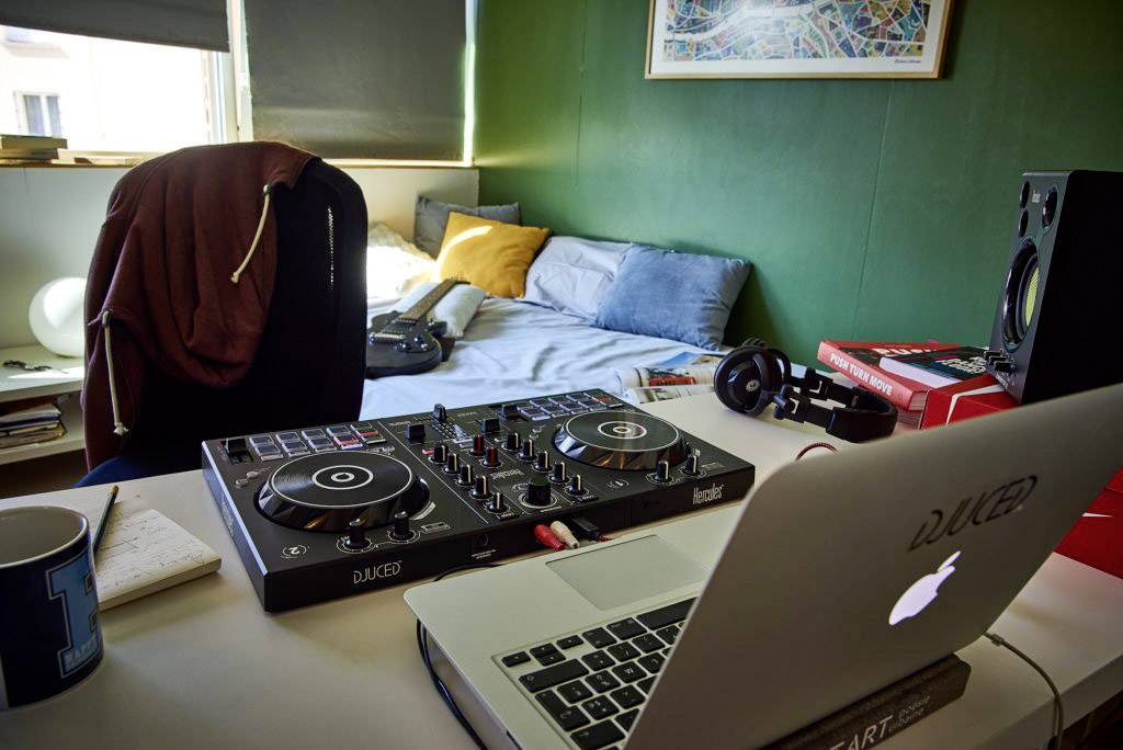 Hercules DJControl Inpulse 300 DJ Controller