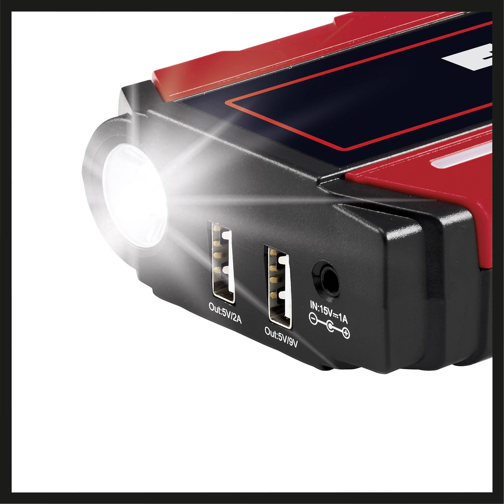 Ein tragbares Gerät mit zwei USB-Ausgängen und einer leuchtenden Taschenlampe an der Seite, vermutlich eine Powerbank.