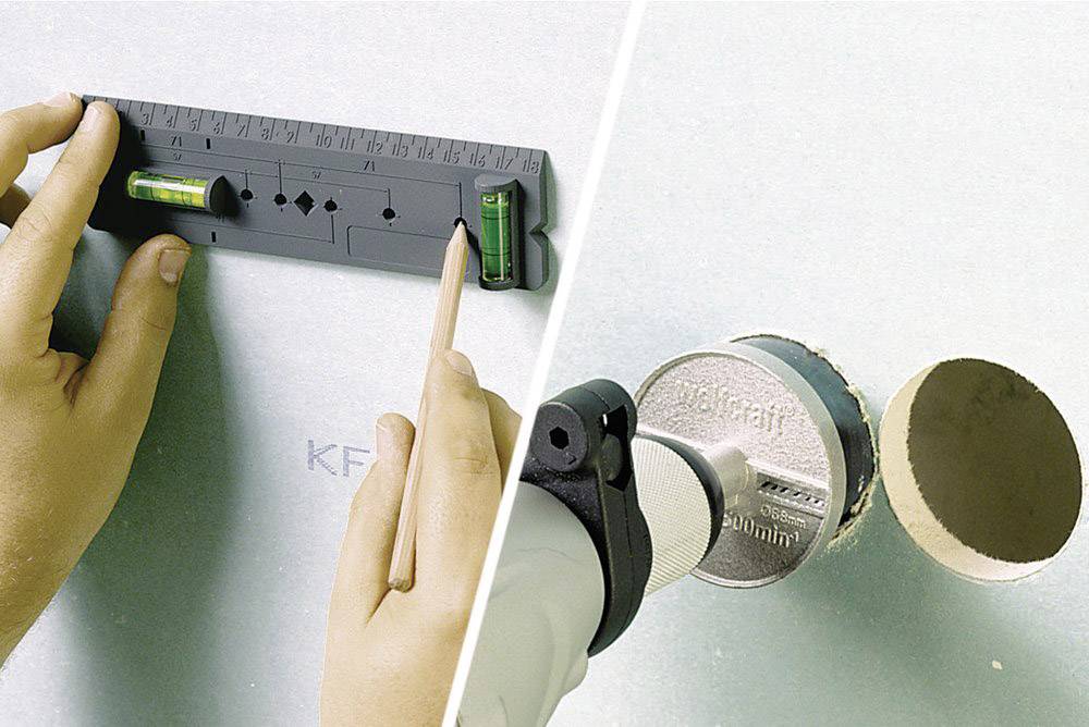 Links zeichnet jemand mit einem Lineal und Wasserwaage einen Punkt auf die Wand. Rechts bohrt jemand ein Loch in die Wand.
