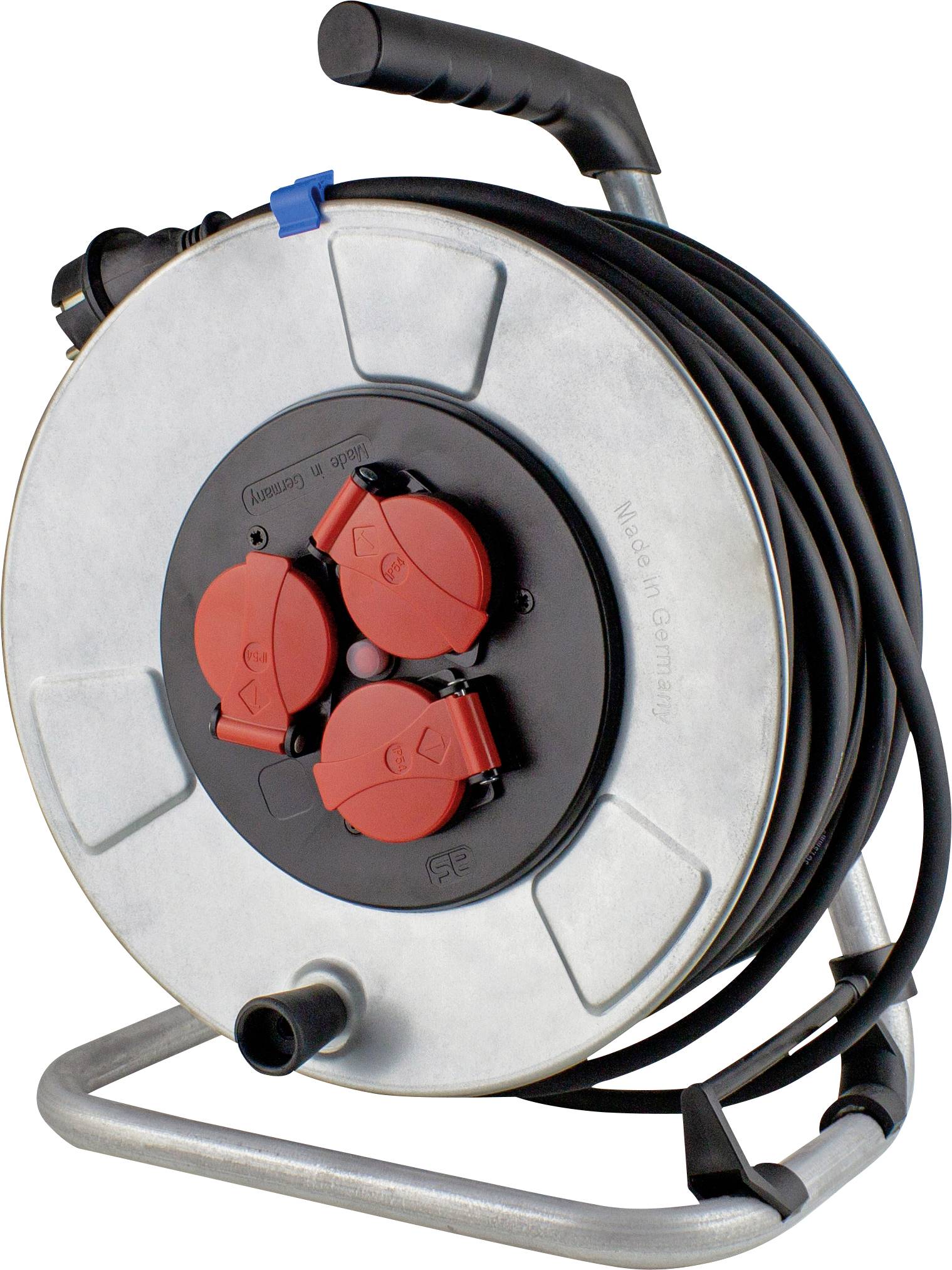 Metallkabeltrommel mit drei roten Steckdosen und schwarzem Kabel, montiert auf einem silbernen Standfuß.