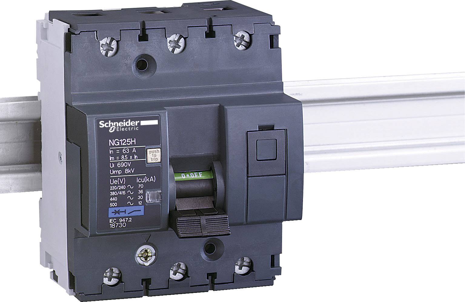 Ein schwarzer Leistungsschalter von Schneider Electric, Modell NG125H, montiert auf einer Metallschiene. Geeignet für 690V.