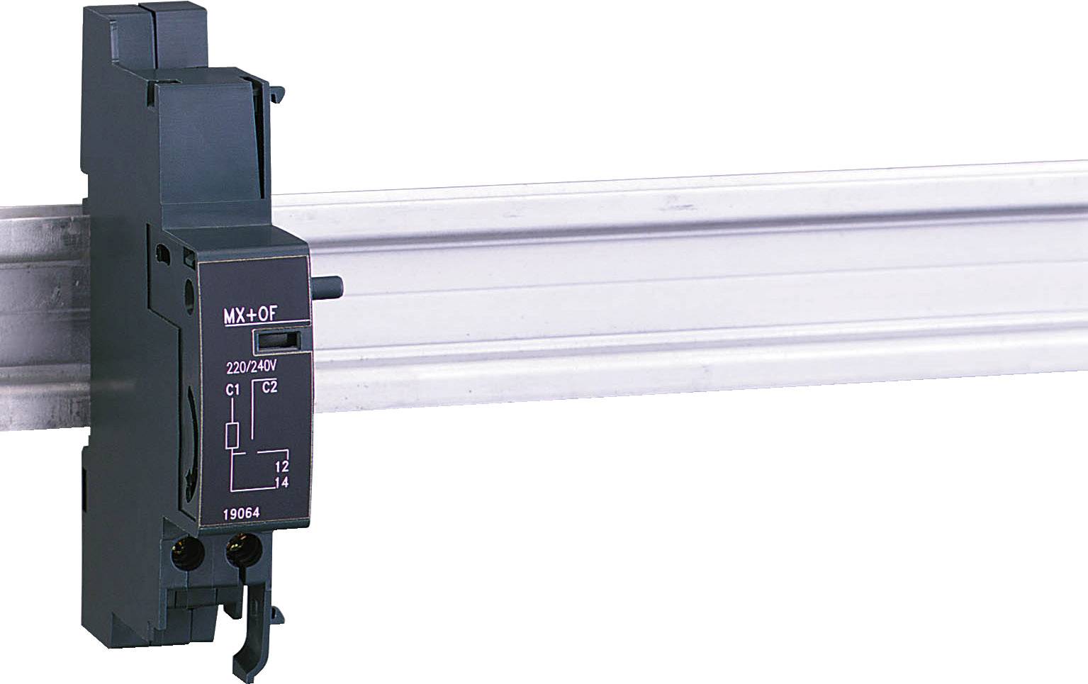 Ein schwarzer elektrischer Schalter mit Beschriftung 'MX+0F 220/240V C1 C2 12 14' ist auf einer silbernen Metallschiene montiert.