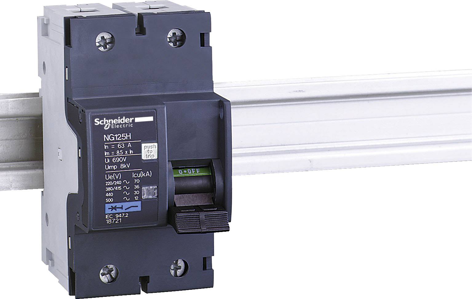 Ein grau-schwarzer Leistungsschalter von Schneider Electric, Modell NG125H, montiert auf einer Metallschiene.