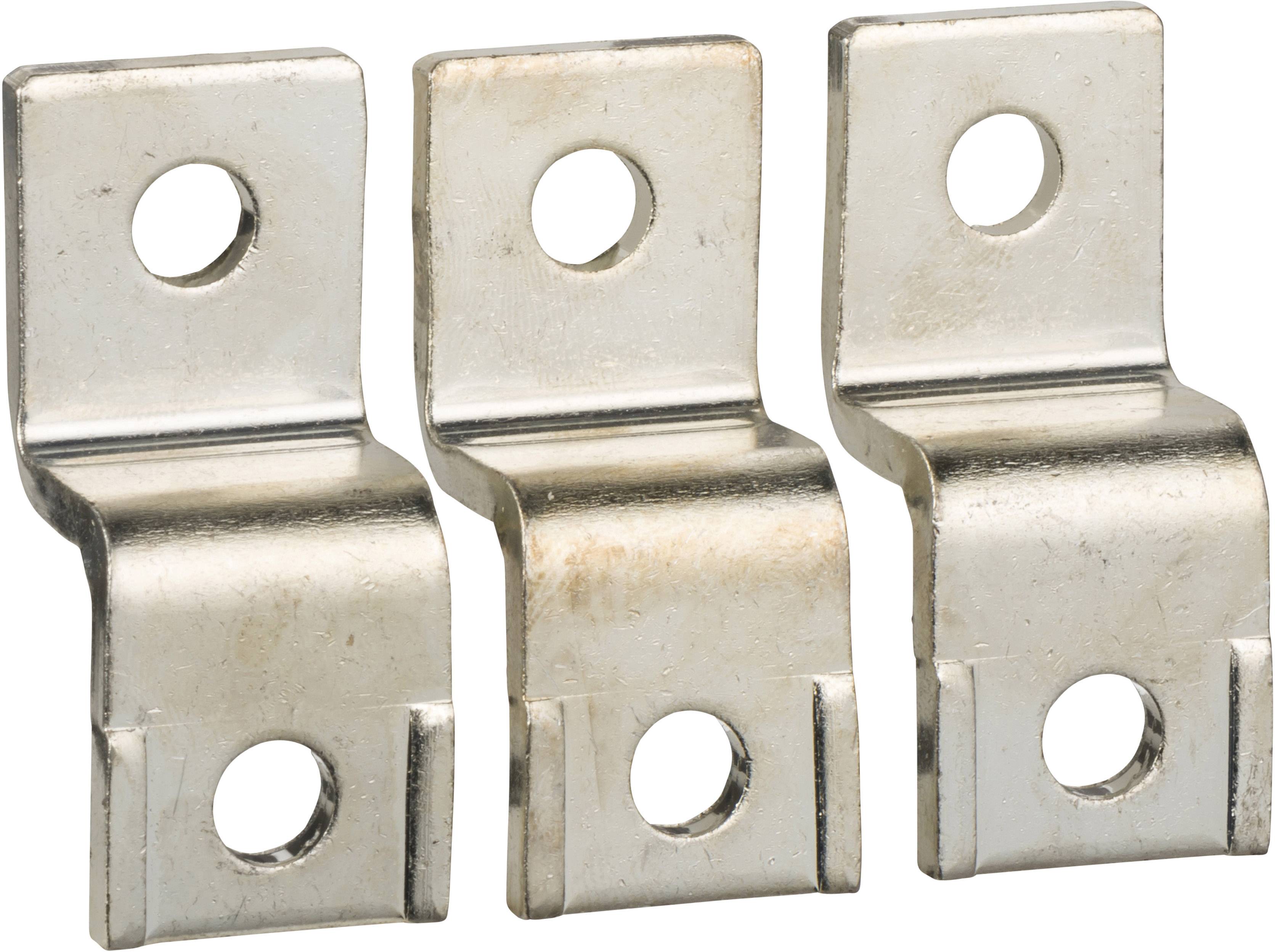 Drei metallene Winkelhalter mit Löchern zur Wand- oder Möbelmontage, in einer Reihe auf weißem Hintergrund.