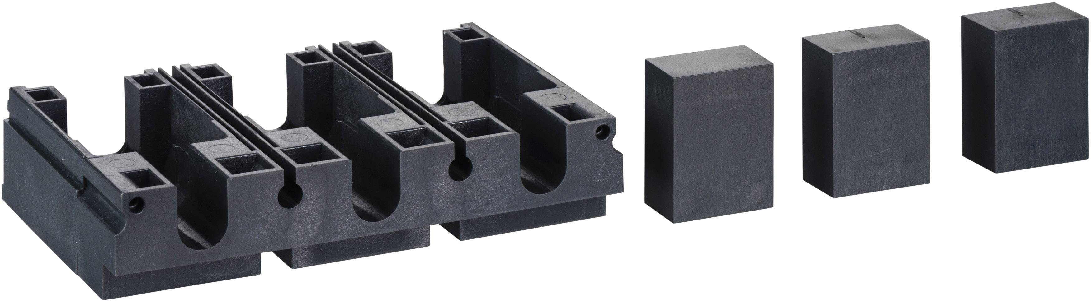 Ein schwarzes Kunststoffbauteil mit drei vertikalen Steckverbindungen und drei separaten rechteckigen Abdeckungen daneben.