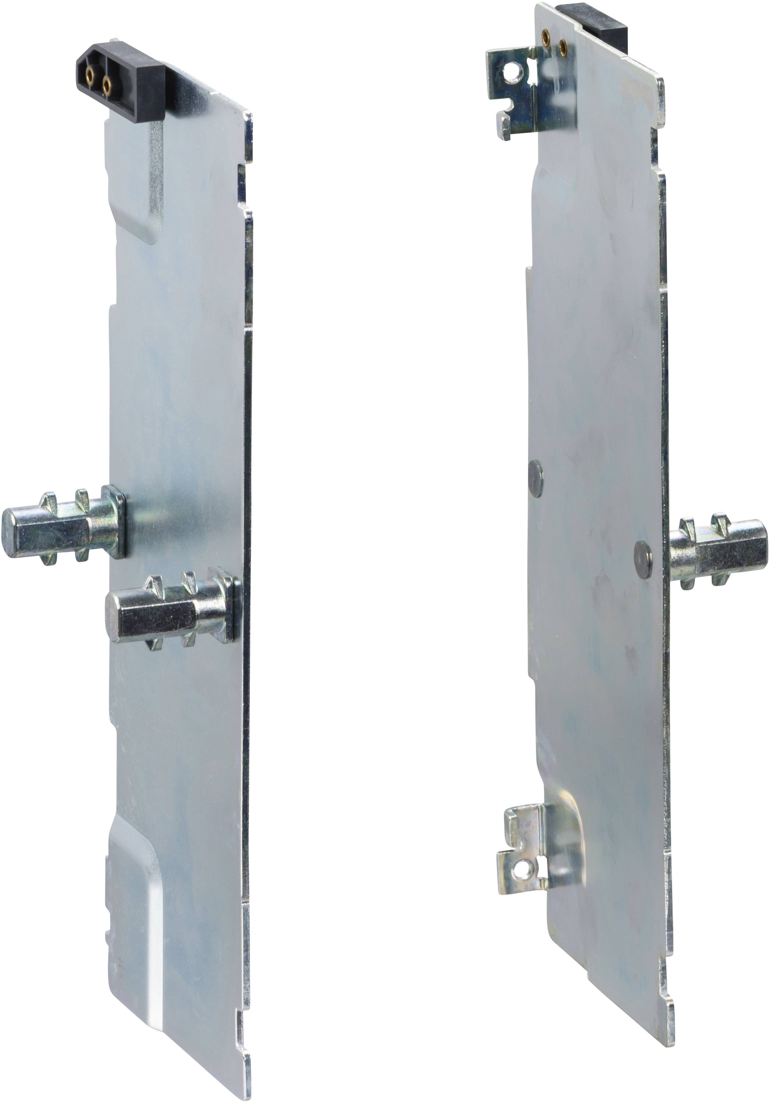 Zwei Metallplatten mit Befestigungskomponenten und elektrischen Anschlüssen, die möglicherweise Teil eines mechanischen oder elektrischen Systems sind.