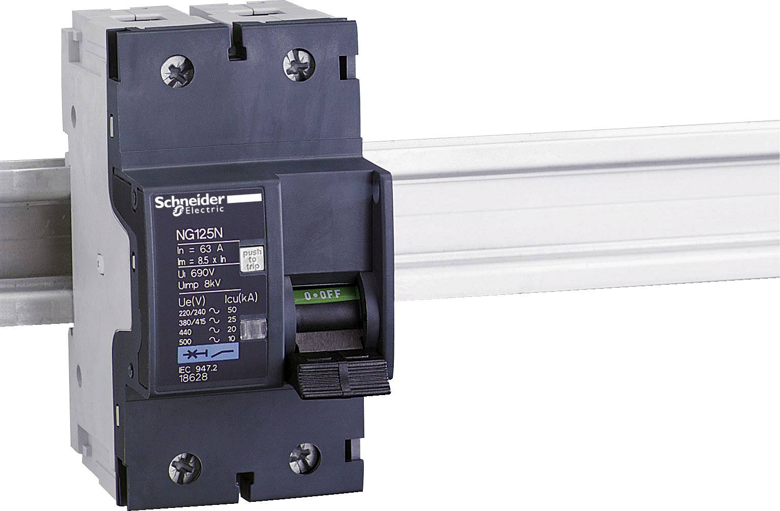 Ein schwarzer Leistungsschalter von Schneider Electric, Modell NG125N, montiert auf einer DIN-Schiene, gezeigt in Seitenansicht.