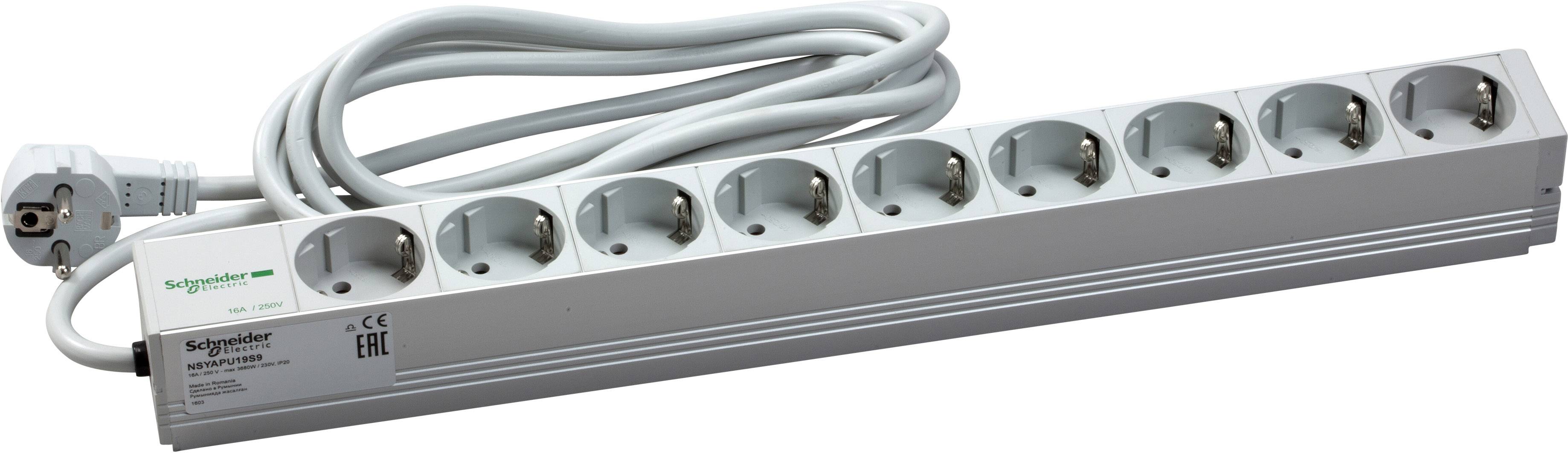 Eine weiße Steckdosenleiste mit zehn Steckplätzen von Schneider Electric mit angeschlossenem Kabel und Stecker.