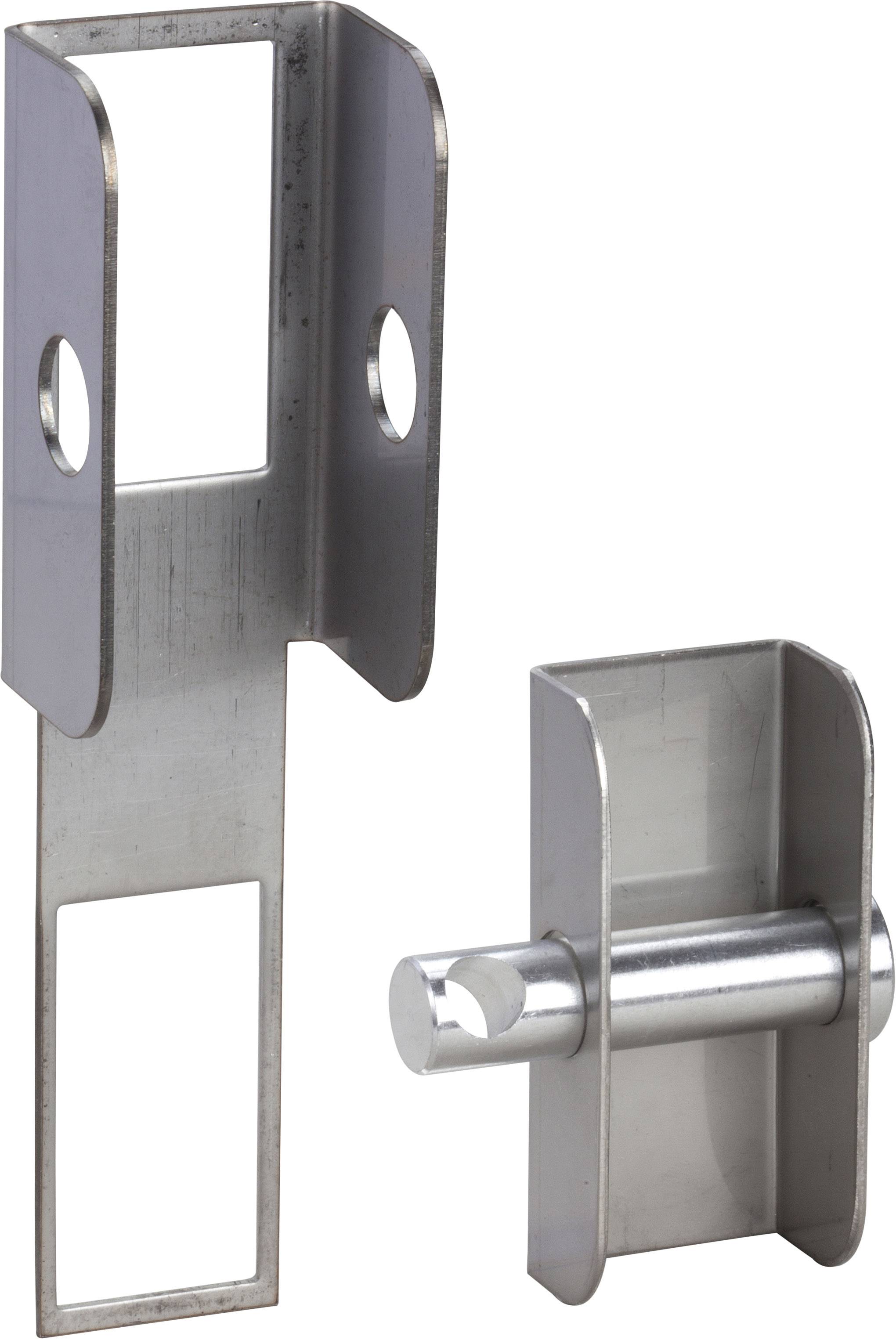 Edelstahl-Schlaufenbeschlag in L-Form neben einer zylindrischen Halterung. Anwendung meist im Maschinenbau oder Metallrahmenbau.