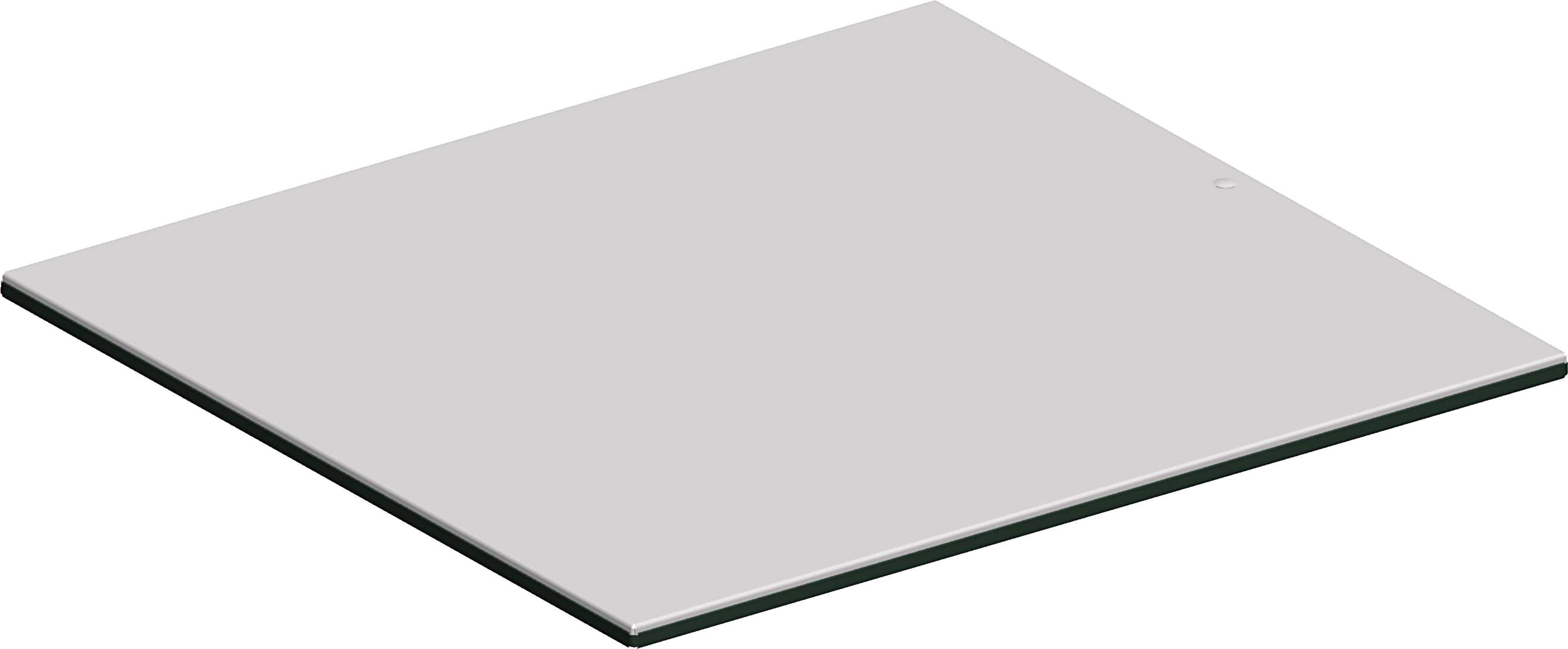 Ein scharfes Silbertablett in der Form eines Pentagon-Fläche. Es hat eine glatte und reflektierende Oberfläche.