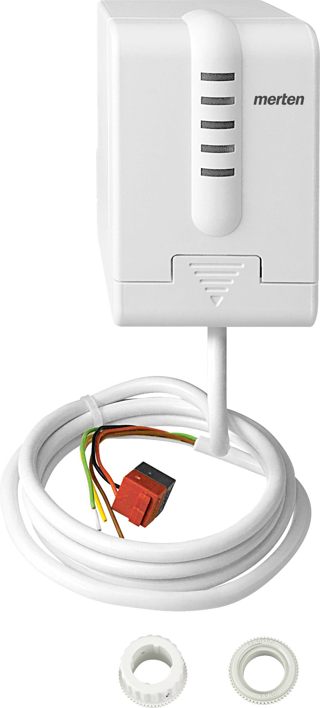 Ein weißer elektrischer Sensor der Marke Merten, mit Kabel und Stecker, liegt auf einer weißen Oberfläche. Daneben liegen zwei weiße Adapterringe.