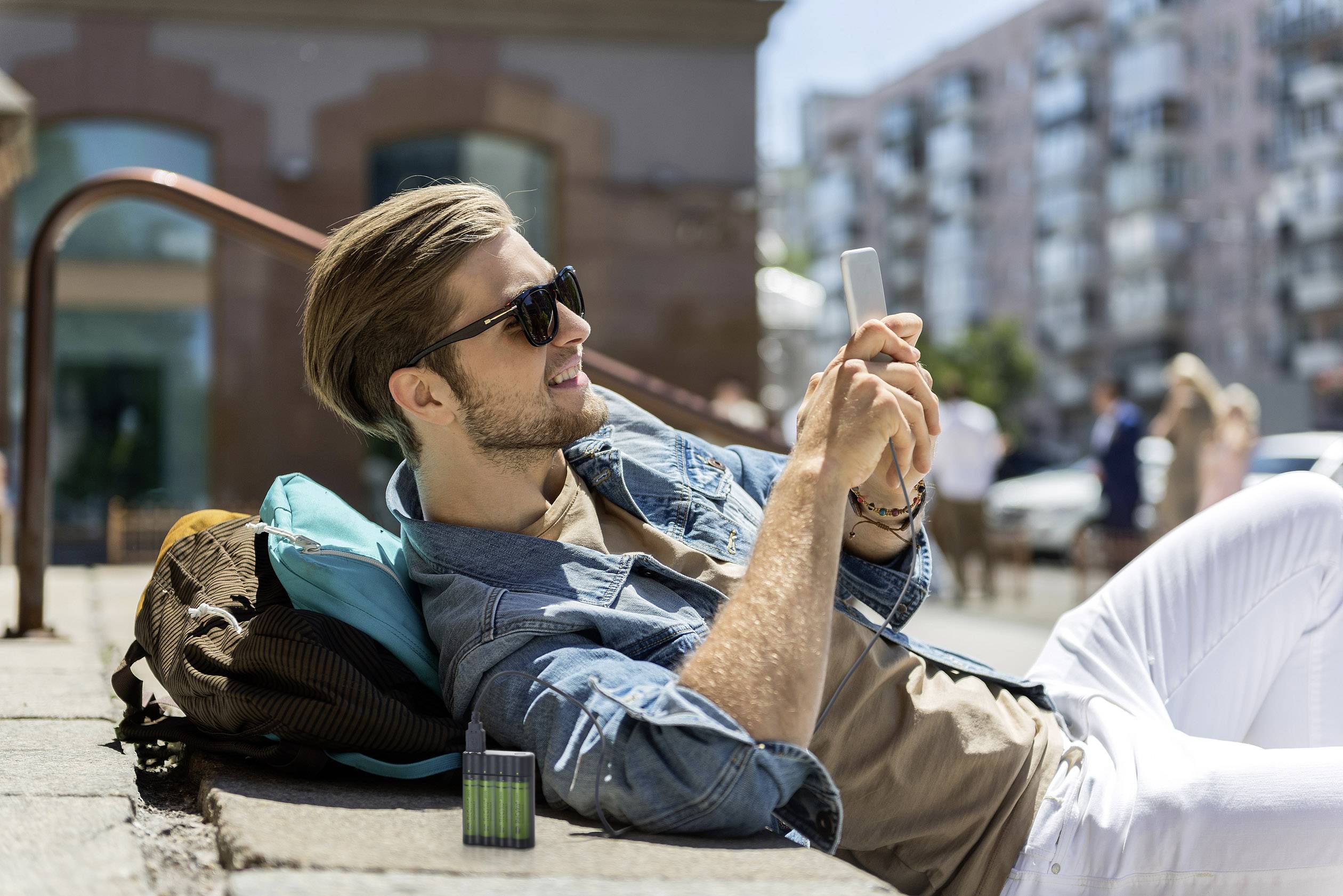 GP Charge Anyway X411 Rundzellen-Ladegerät NiMH Micro (AAA), Mignon (AA)