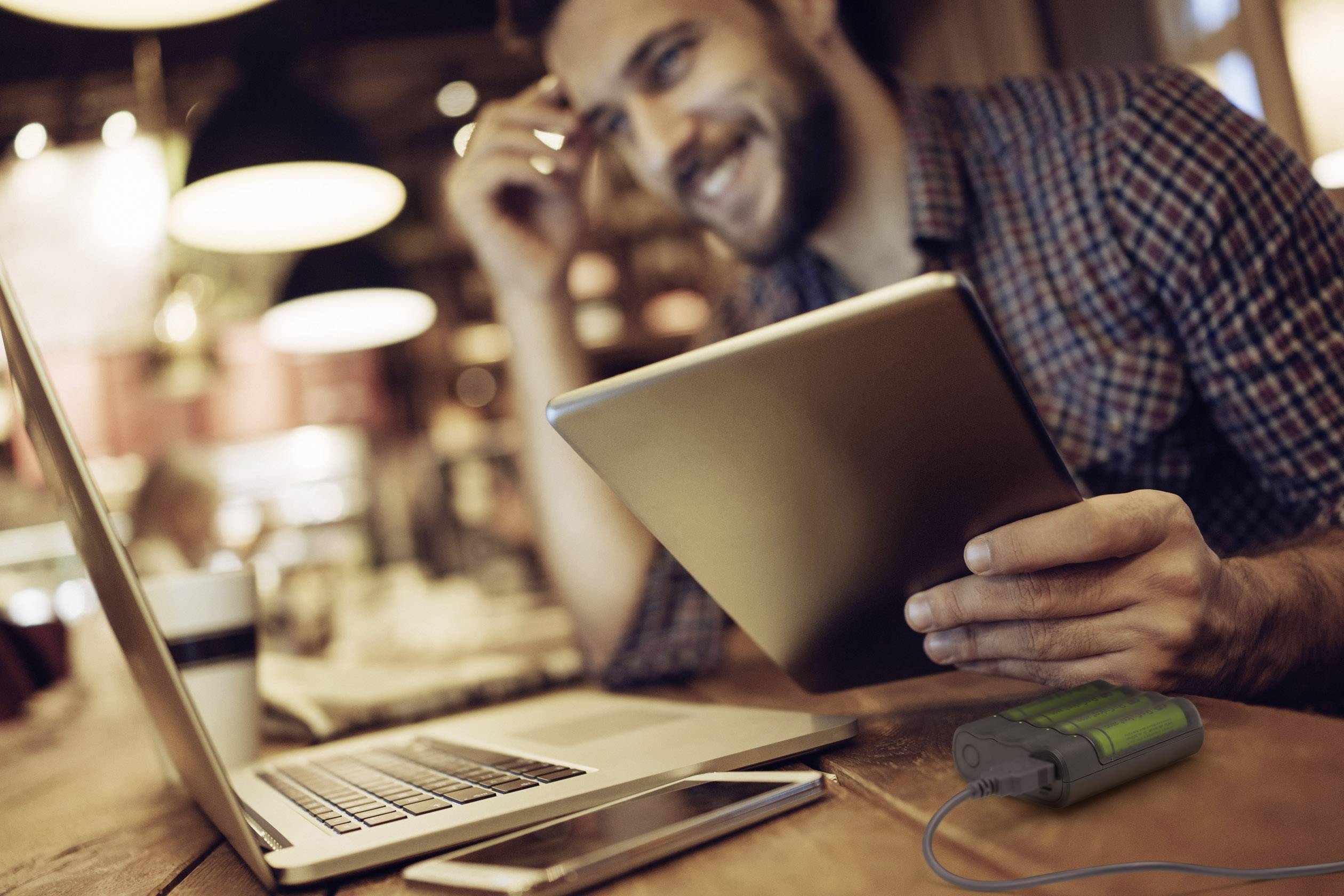 GP Charge Anyway X411 Rundzellen-Ladegerät NiMH Micro (AAA), Mignon (AA)