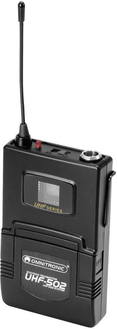 Ein schwarzes drahtloses Mikrofon-Bodypack der Marke Omnitronic mit Antenne, Display und Reglern. Modellnummer 'UHF-502'.