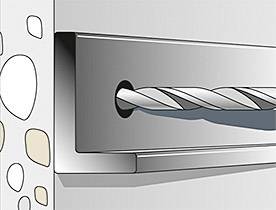 Bohrloch in einer Wand mit Befestigungssystem, das eine Metallstange im Inneren hält. Beinhaltet Gesteinstruktur links.