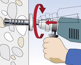 Eine Person hält einen Bohrer und bohrt ein Loch in eine Wand. Der Bohrer zeigt Rotationsrichtung mit roten Pfeilen.