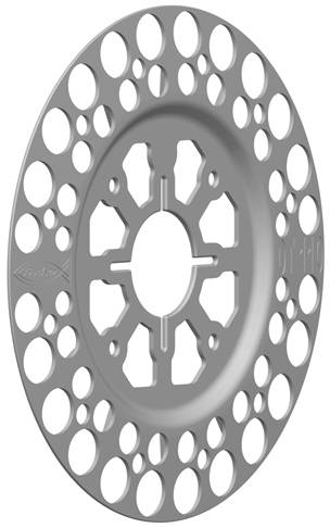 Metallscheibe mit mehreren runden Öffnungen und einem zentralen Loch, möglicherweise als Befestigungselement verwendet.