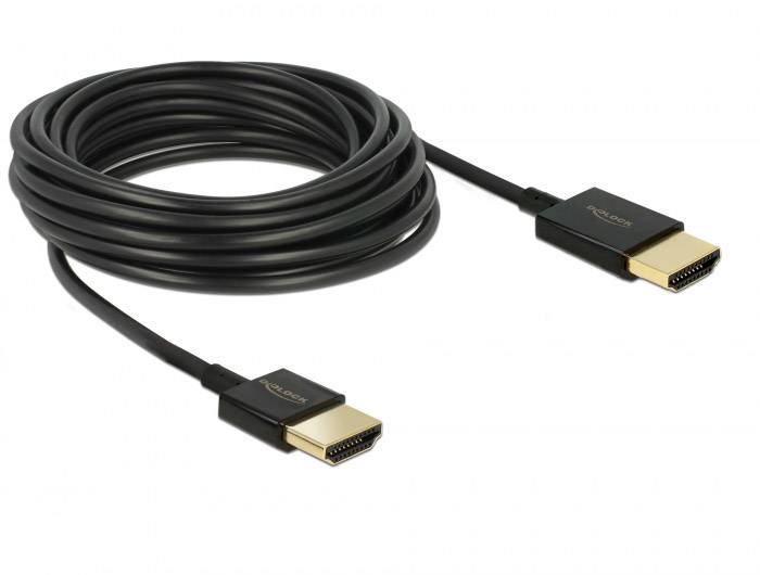Schwarzes HDMI-Kabel, aufgewickelt, mit zwei goldfarbenen Steckern, geeignet für High-Definition-Video- und Audioübertragung.