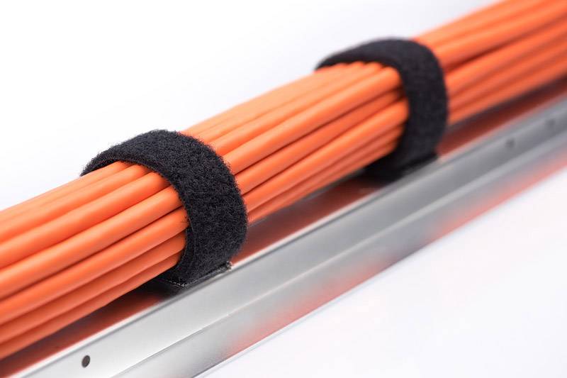 Digitus DN-CT-5M-25 Klett-Kabelmanager zum Aufkleben, zum Bündeln Flauschteil, Haft- und Flauschteil, Haftteil, Pilzkopf, extrastark Schwarz 1 St