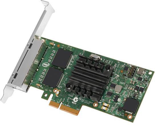 Eine grüne Computerplatine mit elektronischen Bauteilen und Anschlüssen. Sie enthält einen Kühlkörper und ist für Datenverarbeitung geeignet.