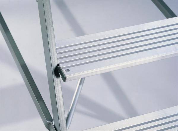 ZARGES 41975 Aluminium Podesttreppe fahrbar 41.8kg