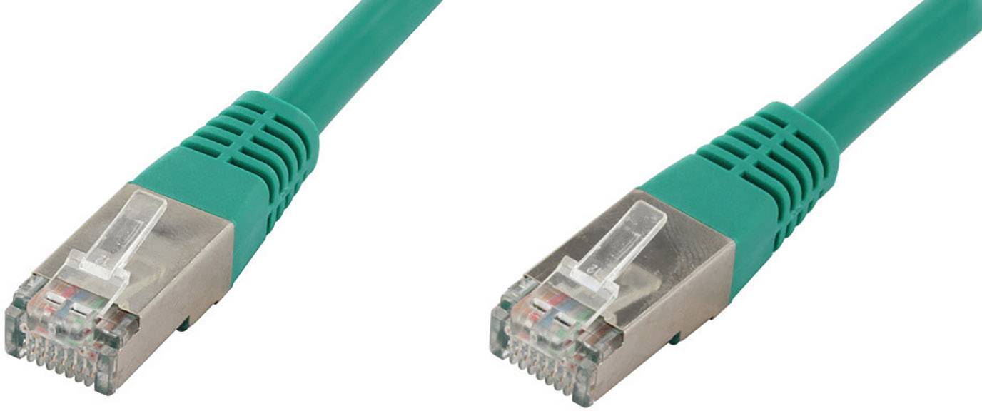 Zwei grüne Ethernet-Kabel mit transparenten Steckern auf weißem Hintergrund.