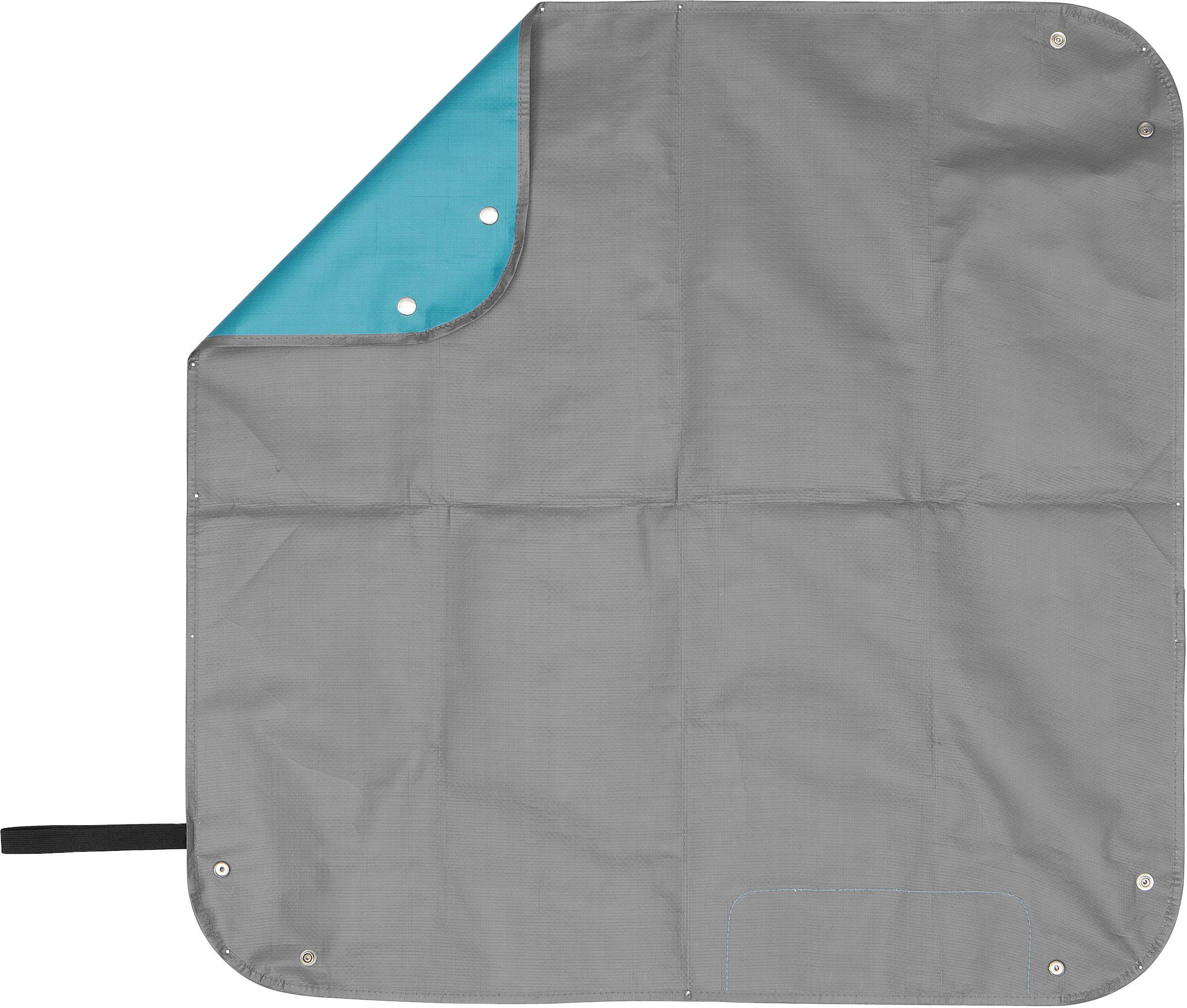Graue, rechteckige Picknickdecke mit blauer Innenseite, Ecken mit Druckknöpfen. Ideal für Outdoor-Aktivitäten.