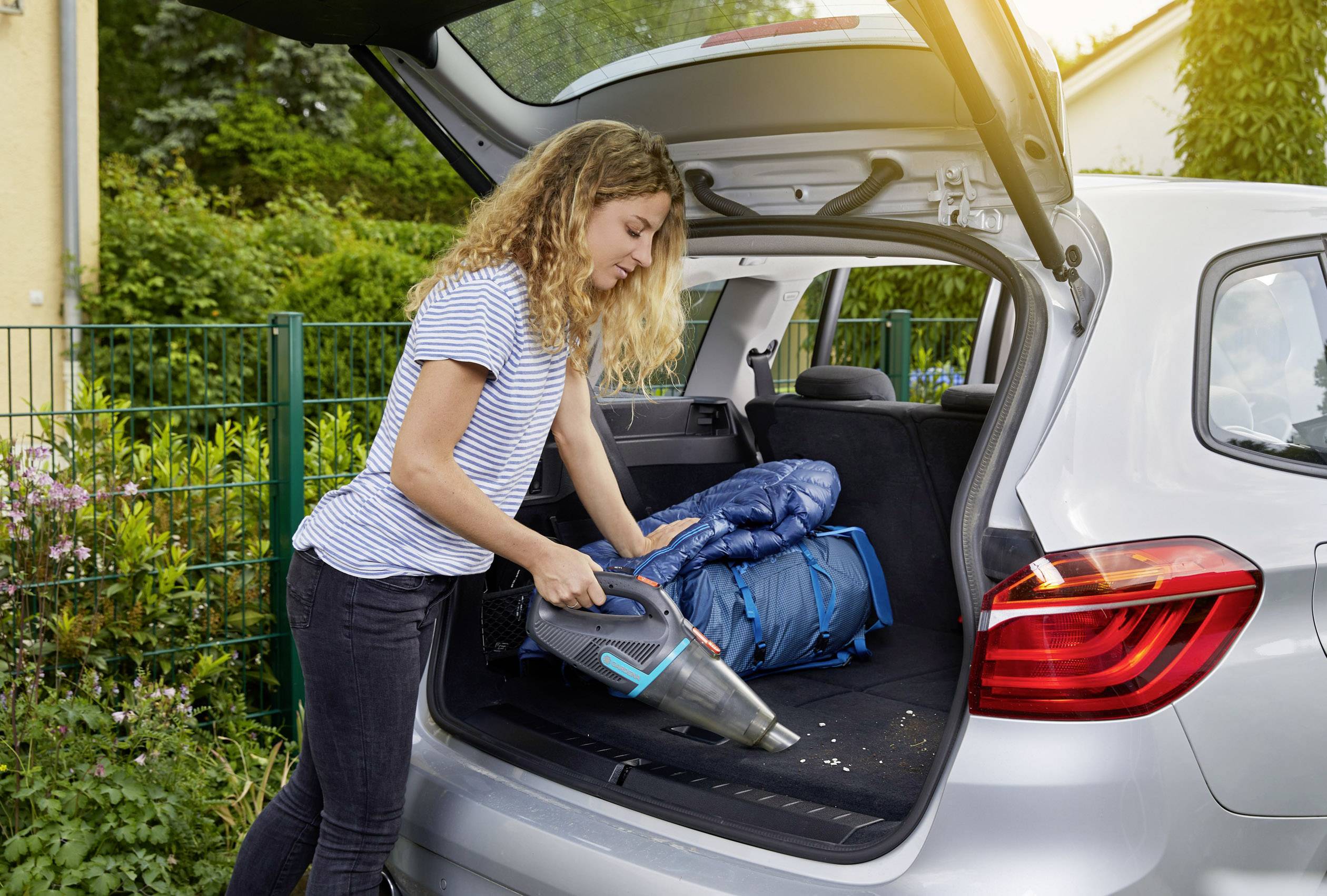 GARDENA 09340-20 EasyClean Li Akku Outdoor-Handsauger inkl. Akku 18 V