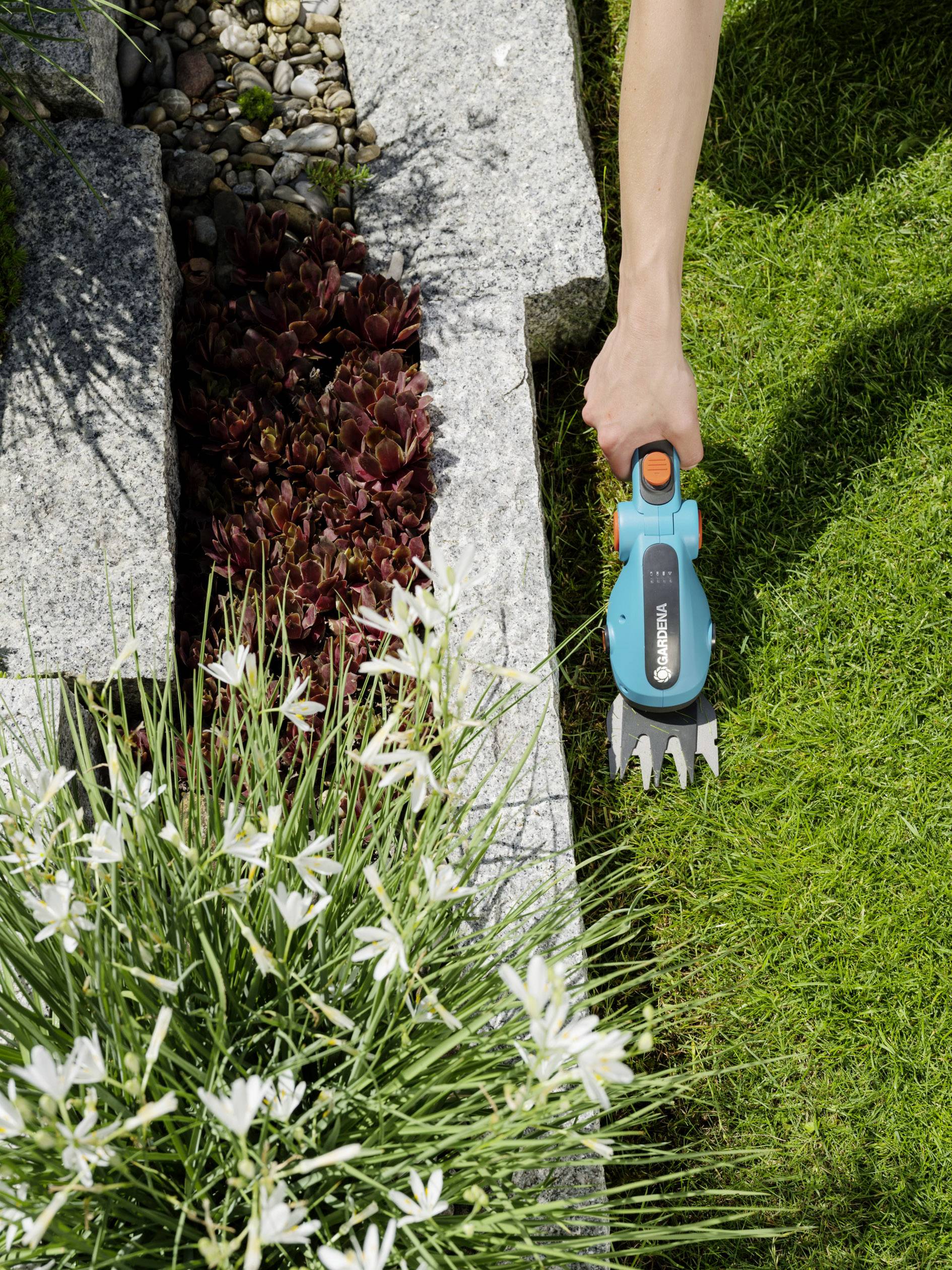 GARDENA ComfortCut Akku Grasschere, Strauchschere inkl. Akku 3.60 V Li-Ion