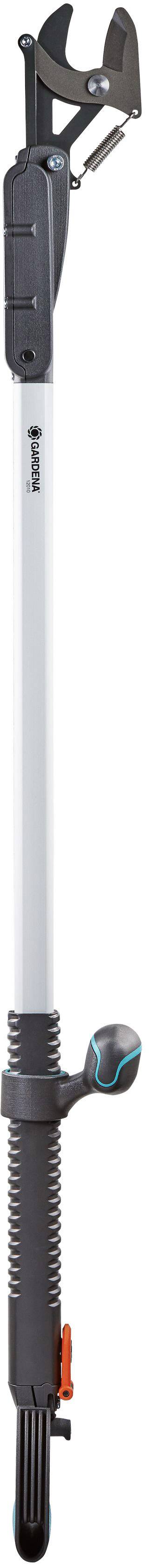 Ein Teleskop-Astschneider mit verlängertem Griff, geeignet für das Schneiden von Ästen in höheren Baumkronen.