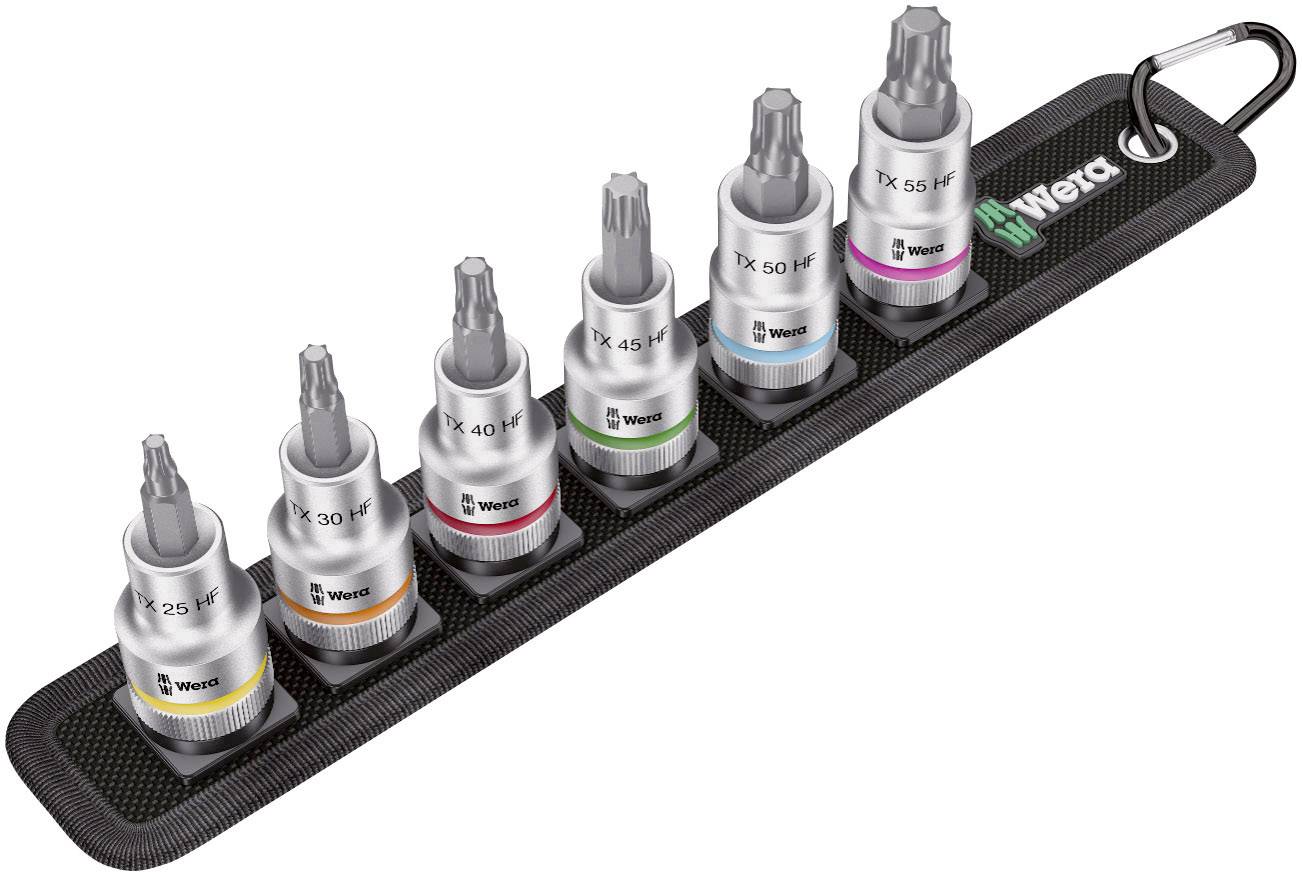Ein Set von sechs Wera-Torx-Bits in verschiedenen Größen, aufgereiht in einer schwarzen Halterung mit Karabiner zur Befestigung.