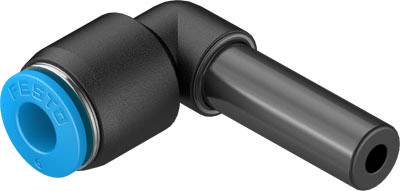 Ein schwarzer Winkelanschluss mit blauem Text auf einem Ende, der zum Verbinden von Rohren oder Schläuchen verwendet wird.