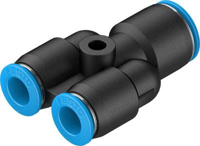 Schwarzes Pneumatik-T-Stück mit drei blauen Anschlussstücken, verwendet zur Verteilung von Druckluft in Schlauchsystemen.