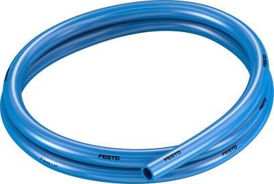 Blauer Schlauch aus Kunststoff, aufgerollt, mit der Aufschrift 'Festo'. Geeignet für pneumatische Anwendungen.