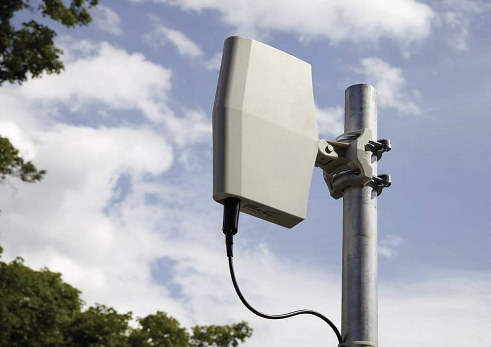 Philips SDV8622/12 Aktive DVB-T/T2-Dachantenne Innenbereich, Außenbereich Verstärkung: 40 dB Weiß