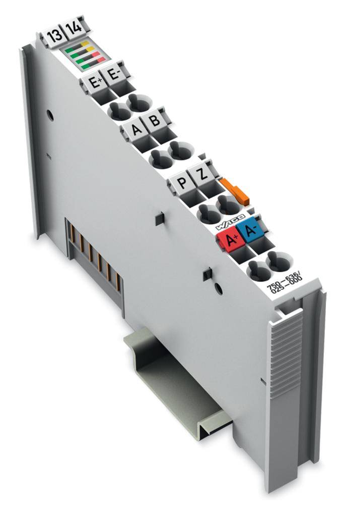 Ein graues, rechteckiges Elektro-Modul mit mehreren farbigen Klemmen und Beschriftungen, die Buchstaben und Zahlen anzeigen.